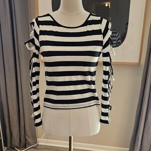 Widow Black and White Striped Women's Open Ripped Sleeves Top M
